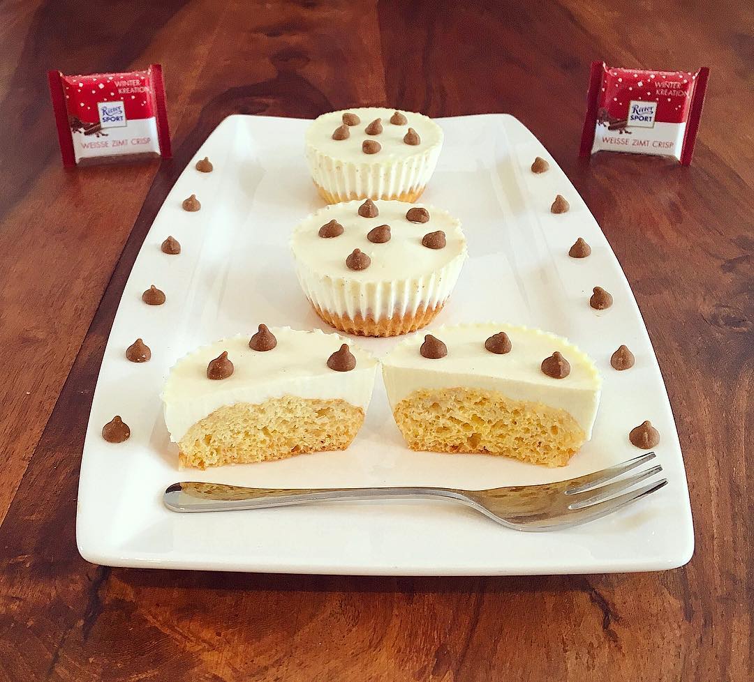 White Chocolate Cinnamon Crisp Muffins