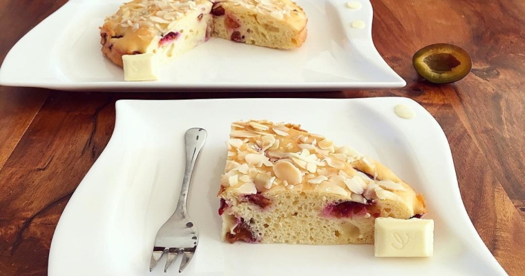 Weiße Schokolade Pflaumen Mandel Kuchen