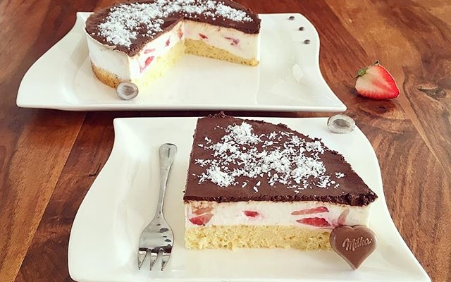 Doppel Schoko Erdbeer Kokosnuss Kuchen