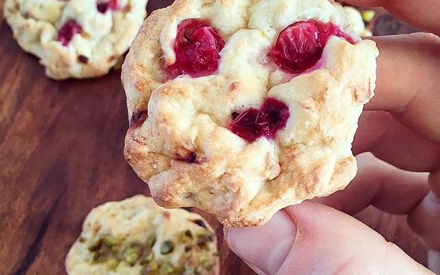 Soft Fudgy Banana Cookies
