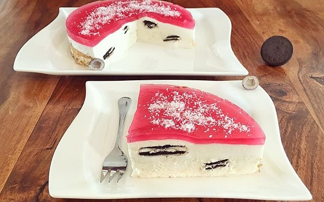 Half Baked Oreo Strawberry Cheesecake