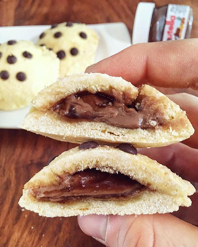Nutella Stuffes Chocolate Chip Cookies